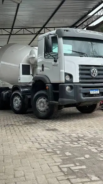Caminhão betoneira para locação em Ibiassucê BA